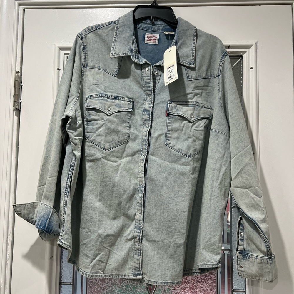 - Western denim shirt
